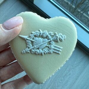 Wedgewood yellow heart box